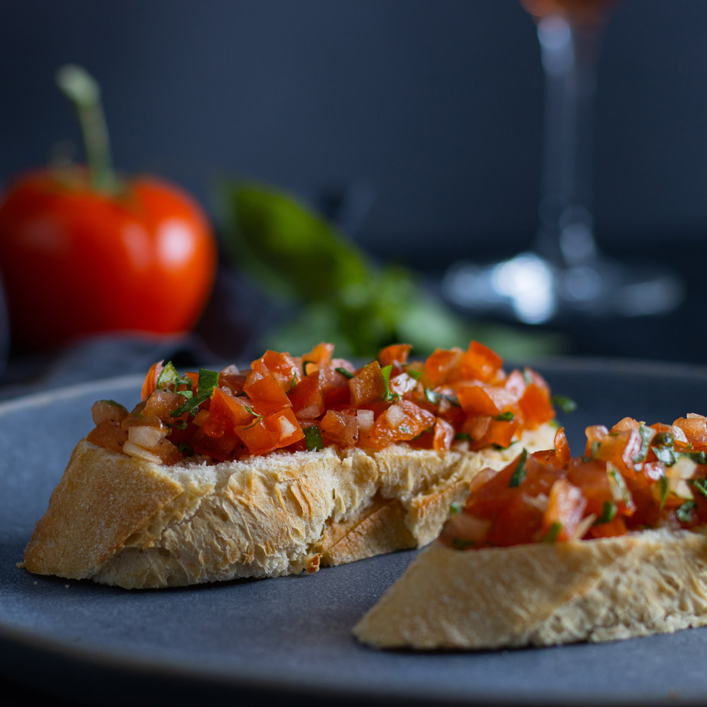 Original Bruschetta auf einem Teller